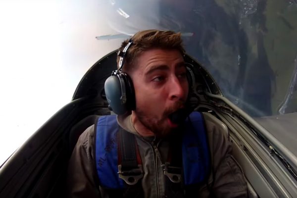  Video: Peter Sagan lietal nad Slovenskom v stíhačke, vyskúšal si preťaženie 7,9g