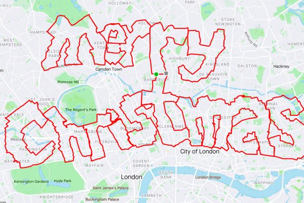 Cyklista vyjazdil nápis Merry Christmas, trvalo mu to 12 hodín a prešiel 126 km