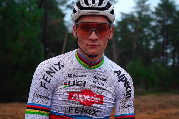 Mathieu van der Poel sa vracia na cyklokrosové trate: Dlžím to dúhovému dresu (video)