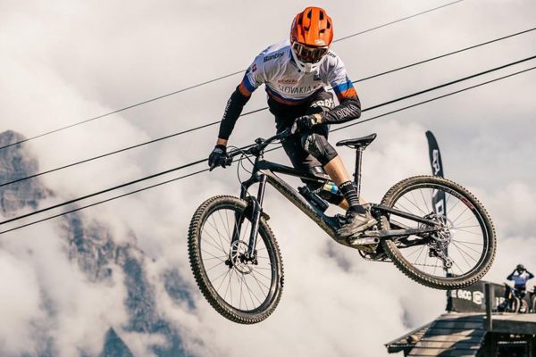 Na akých bicykloch jazdia majstri Slovenska v horskej cyklistike?