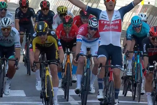  Peter Sagan ukázal, že je vo forme a skončil štvrtý na Miláno – San Remo, vyhral Stuyven (+video)