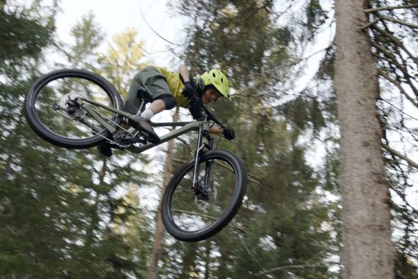  Video: Život na bicykli iba 11-ročného talentu Loisa Ellera