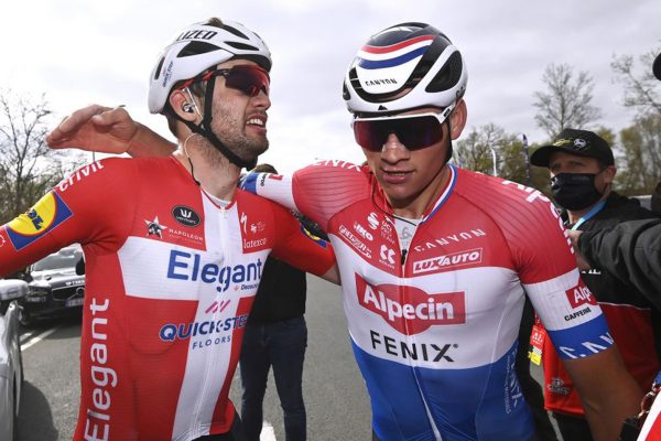  Ako Asgreen porazil Van der Poela: Krátky dokument zo zákulisia  Okolo Flámska