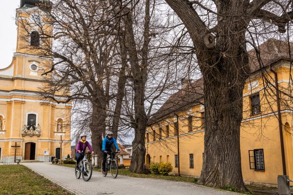 Z Trnavy do lesov Malých Karpát cez dedinu, ktorú si obľúbil aj Beethoven