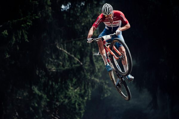 Mathieu van der Poel sa vracia ku cross-country, chystá sa na svetový pohár v Albstadte
