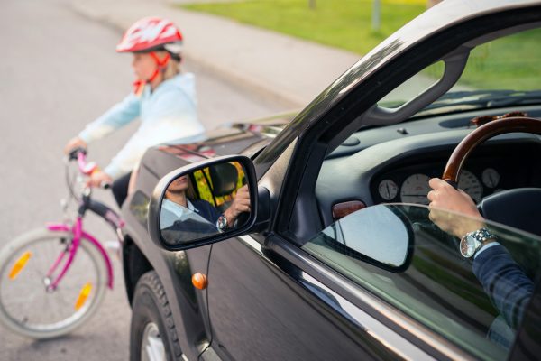 Otázky a odpovede, ako jazdiť bezpečne na bicykli: Deti a chodci