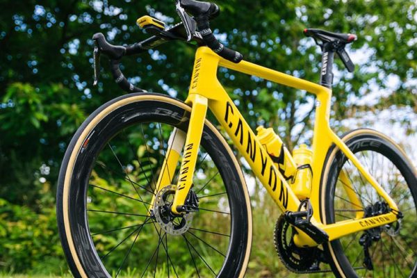  Detaily žltého špeciálu Canyon Aeroad CFR Mathieu van der Poela na Tour de France