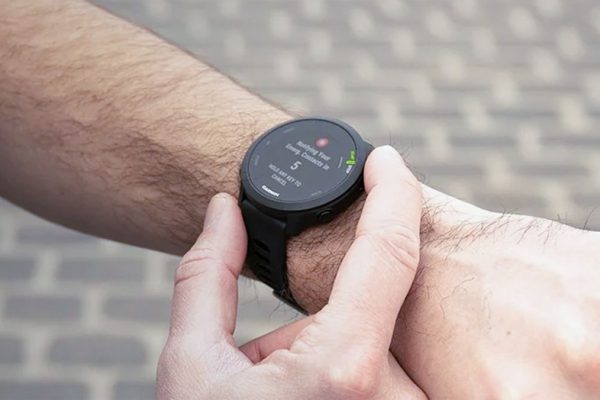 Prečo by vás mali zaujímať hodinky Garmin Forerunner 55?