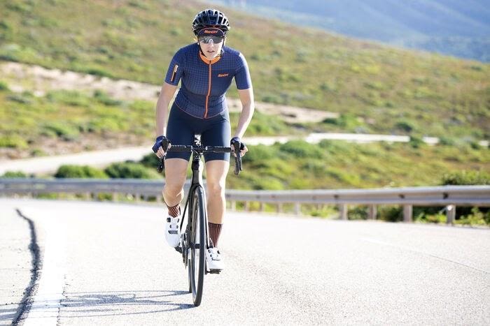 Kvalitn&eacute; a komfortn&eacute; cyklooblečenie Santini &ndash; dresy, bundy, vesty aj kraťasy&nbsp;