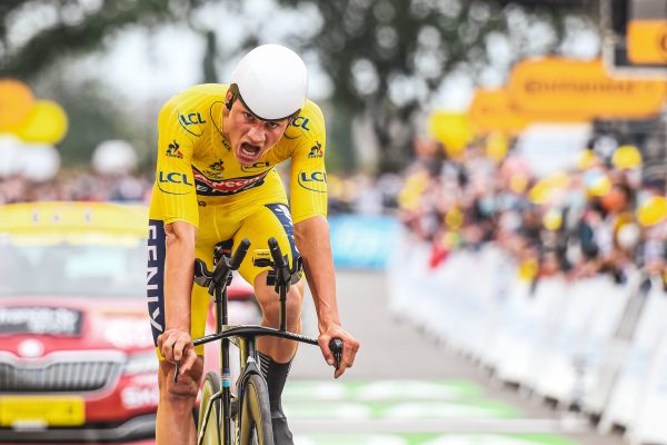  Pogačar suverénne vyhral časovku na Tour, Van der Poel udržal žltý dres