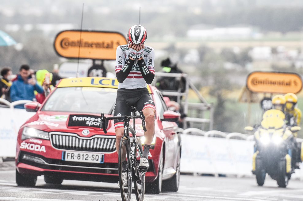 Patrick Konrad predviedol 36km sólo únik a vyhral 16. etapu Tour de France