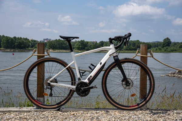Test: Cestný e-bike Moustache Dimanche 28.3