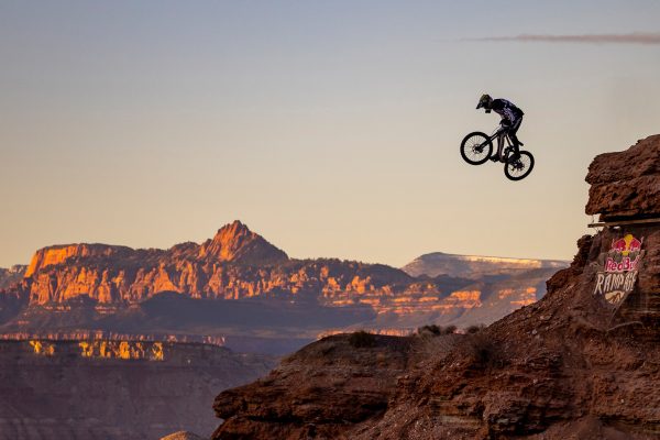  Video: Carson Storch vás prevedie svojou traťou na Red Bull Rampage 2021