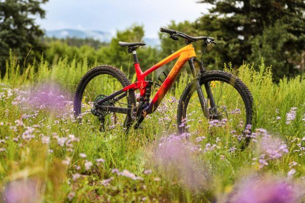 Najnovší Trek Top Fuel 2022 je agresívny downcountry bicykel s úložným priestorom (detaily, modely, ceny)