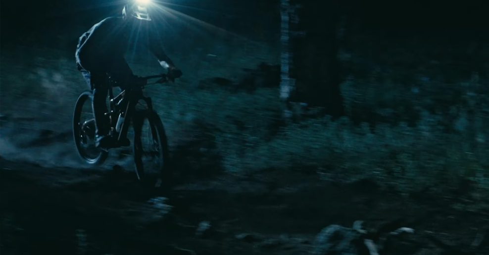  Video: Epické jazdenie po zotmení v skvelom edite Night Shift