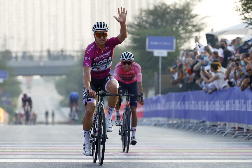  Peter Sagan porazil v &scaron;printe Bernala a vyhral prv&uacute; ed&iacute;ciu pretekov Giro d&rsquo;Italia Criterium (+video)