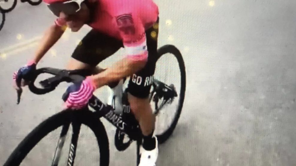 EF Education poslal predčasnú výpoveď Sergiovi Higuitovi, pretože jazdil na bicykli budúceho tímu