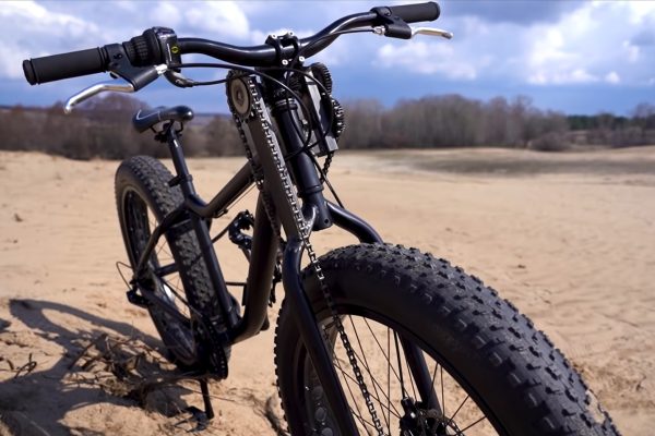  Video: Domáci kutil si poskladal bicykel s pohonom obidvoch kolies