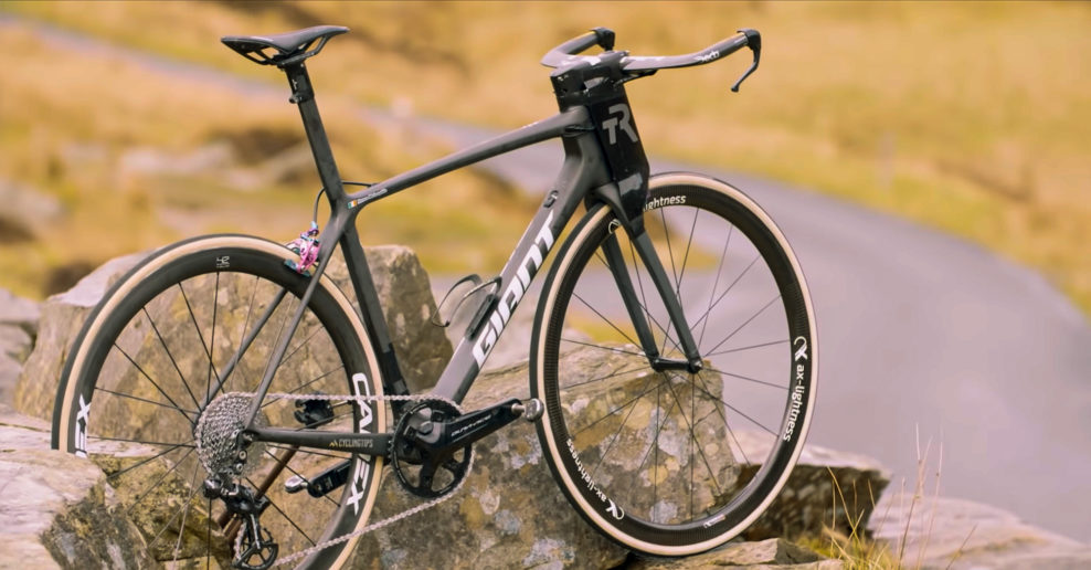 Detaily a špecifikácia extrémne ľahkého 5,5kg aero špeciálu Giant TCR, ktorý zlomil rekord v Everestingu