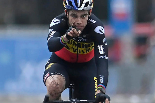 Wout van Aert zostáva stále neporazený, vyhral už šieste cyklokrosové preteky po sebe