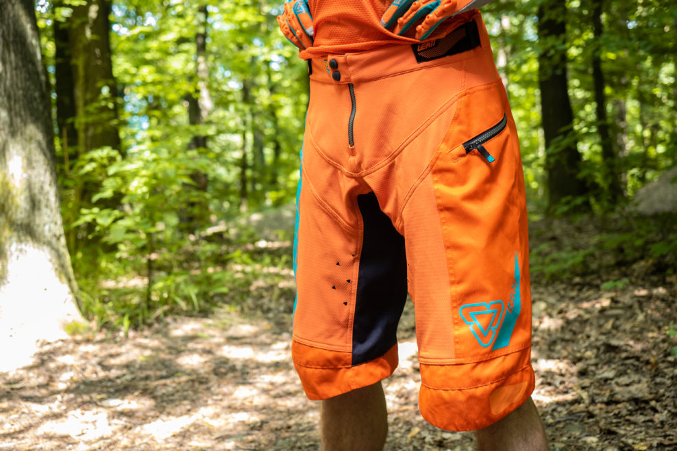 Test: Krátke nohavice Leatt DBX 4.0