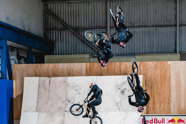  Musíte vidieť: Angličan dokázal na BMX ako prvý na svete šialený trik triple flair