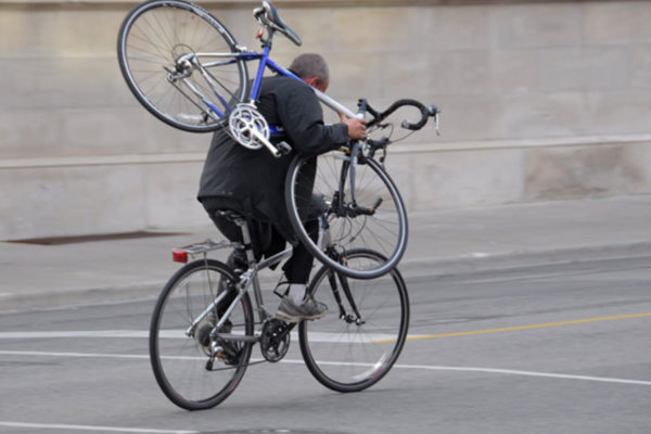 Bicykle sú často drahšie ako autá, povedal sudca po odsúdení zlodejov
