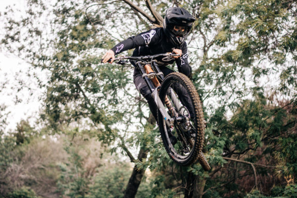  Musíte vidieť: 16-ročná Vanesa Petrovská ukazuje svoj talent v novom drese UR Teamu