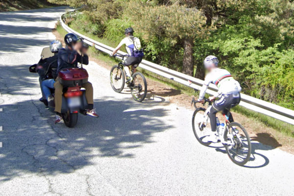Majster sveta Julian Alaphilippe sa objavil na záberoch Google Street View