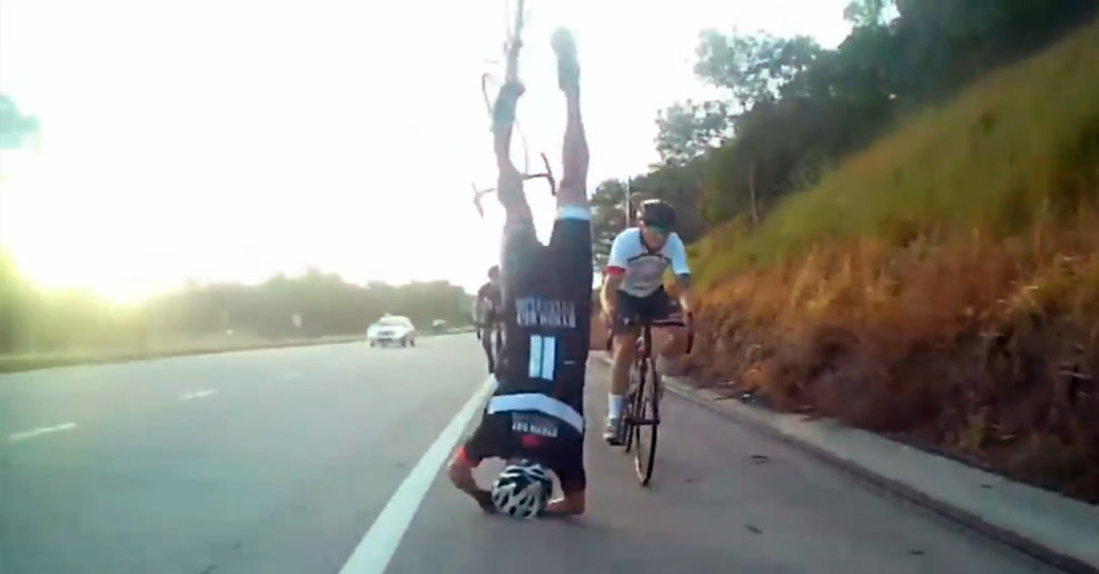  Video: Toto je pravdepodobne najhor&scaron;&iacute; p&aacute;d na bicykli, ak&yacute; ste kedy videli
