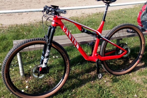 Canyon Lux CF SL 7.0, vel. L, záruka