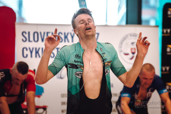 Historicky prvými majstrami Slovenska vo virtuálnej cyklistike sa stali Čanecký a Čorbová (+výsledky)