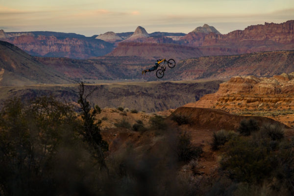  Musíte vidieť: Úžasné freeride video v podaní Luke Whitlocka – No Surrender