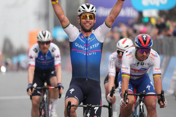 Peter Sagan skončil piaty na klasike Miláno – Turín, vyhral Cavendish (+foto & video)