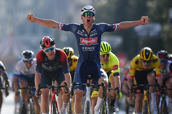 Mathieu van der Poel je späť vo forme, vyhral etapu na Coppi e Bartali