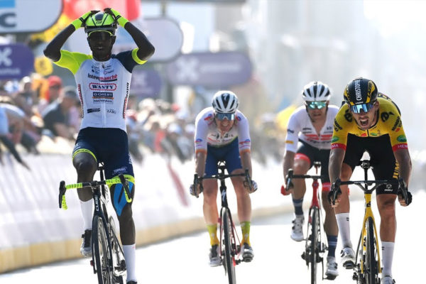 Biniam Girmay sa stal historicky prvým Afričanom, ktorý vyhral klasiku Gent-Wevelgem