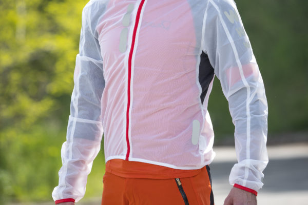 Test: Bunda Wowow Ultralight Supersafe Red Edition