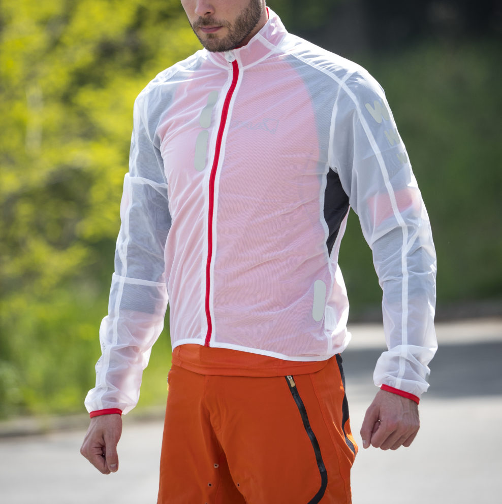 Test: Bunda Wowow Ultralight Supersafe Red Edition