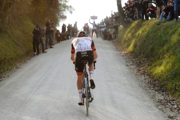 Šialený výkon Tadeja Pogačara na Strade Bianche 2022 v číslach