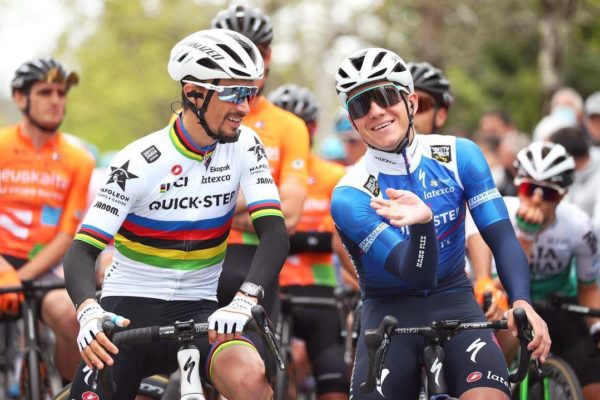 Alaphilippe o páde: O päťdesiat centimetrov ďalej, netrafil by som do stromu a skočil by som späť na bicykel
