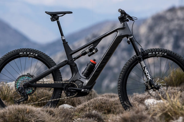 Nový e-bike Canyon Spectral:On má ľahký karbónový rám a vlastnú veľkú 900Wh batériu (detaily, modely, ceny)
