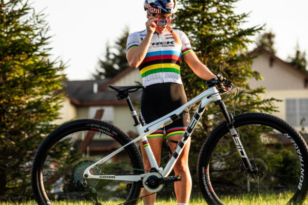 Detaily a špecifikácia majstrovského špeciálu Trek Supercaliber Evie Richards