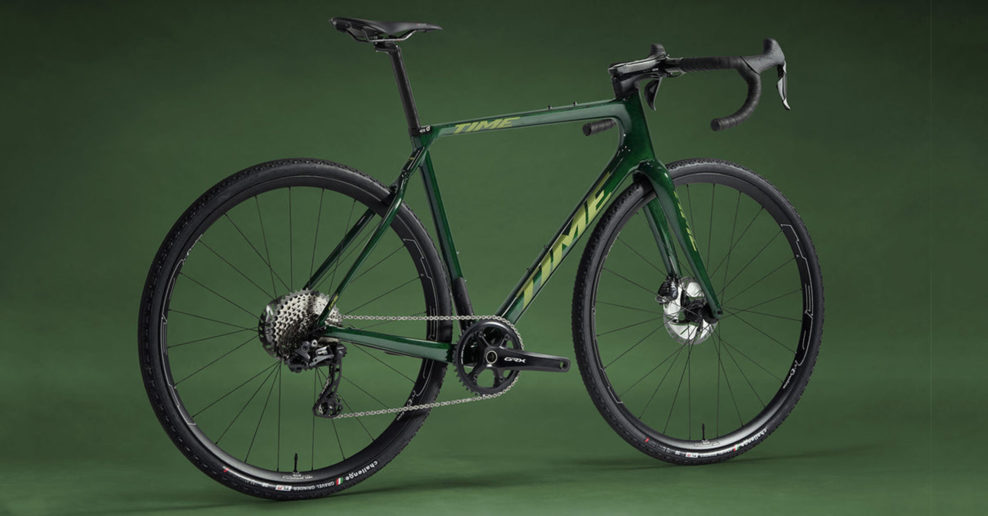 Time predstavil po rokoch nový bicykel, gravel rám ADHX je z karbónu s Dyneema vláknami