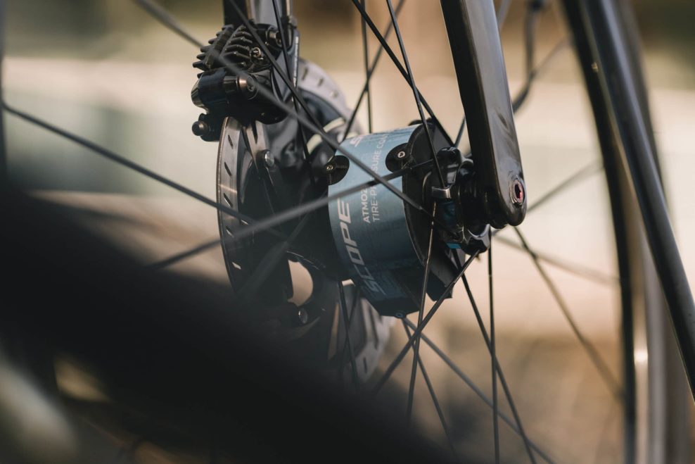 UCI schv&aacute;lila &scaron;peci&aacute;lny syst&eacute;m na &uacute;pravu tlaku v pneumatik&aacute;ch počas jazdy, stoj&iacute; 4-tis&iacute;c eur