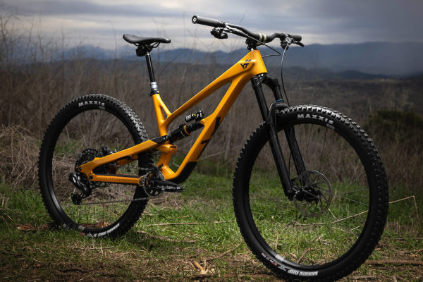 YT Industries predstavilo limitovaný model Jeffsy Uncaged 8