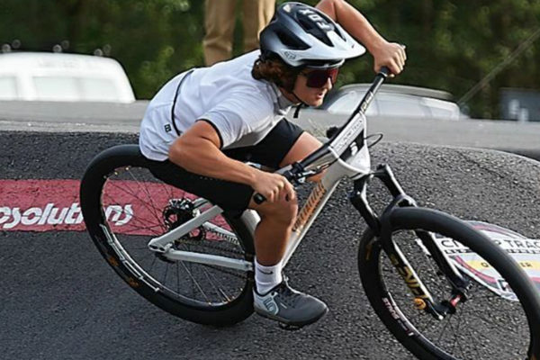 Iba 16-ročný Tommy Miškolci si vybojoval účasť na pumptrackové majstrovstvá sveta v Čile