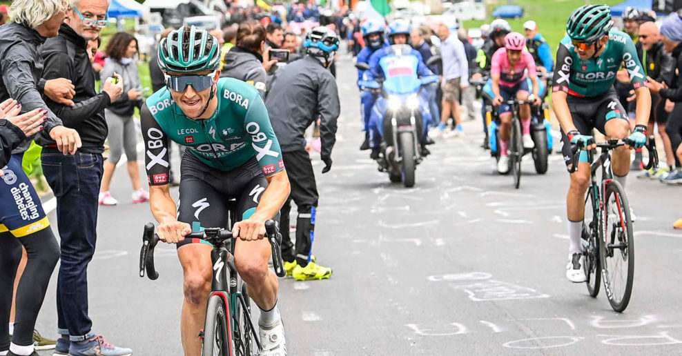 Video: Moment, keď Jai Hindley zlomil Carapaza a získal ružový dres na Giro d’Italia