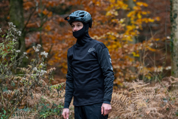 Test: Dres s kuklou Fox Defend Thermo Hooded