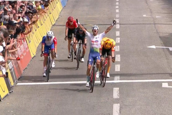 Alexis Vuillermoz vyhral z úniku 2. etapu Critérium du Dauphiné