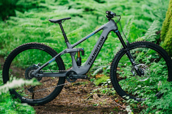 Transition predstavuje nový ľahký celoodpružený e-bike Relay, ale musíme si naň ešte počkať